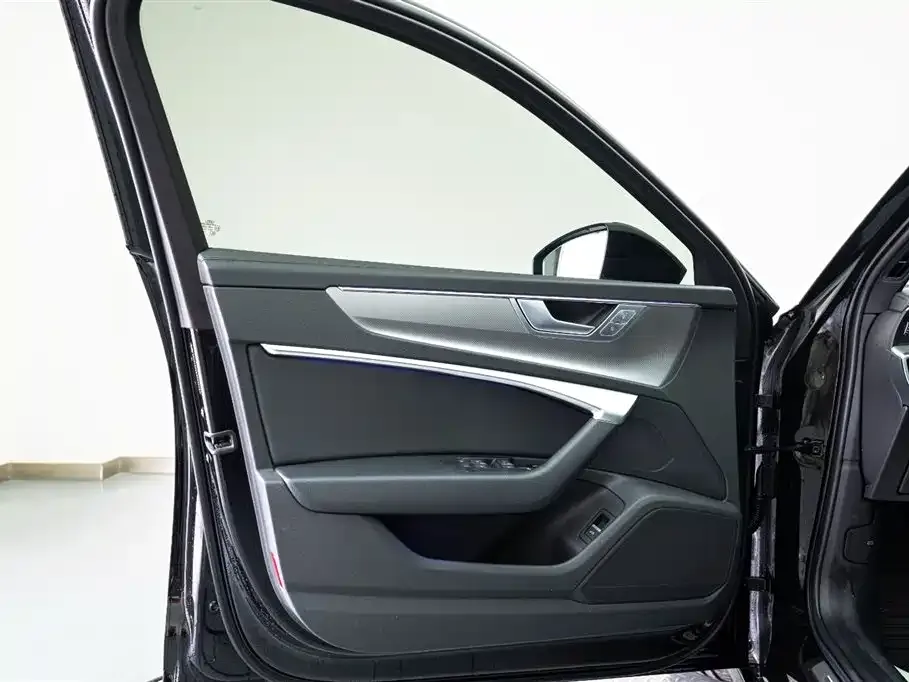 Audi A6L 2025 из CN, фото 2