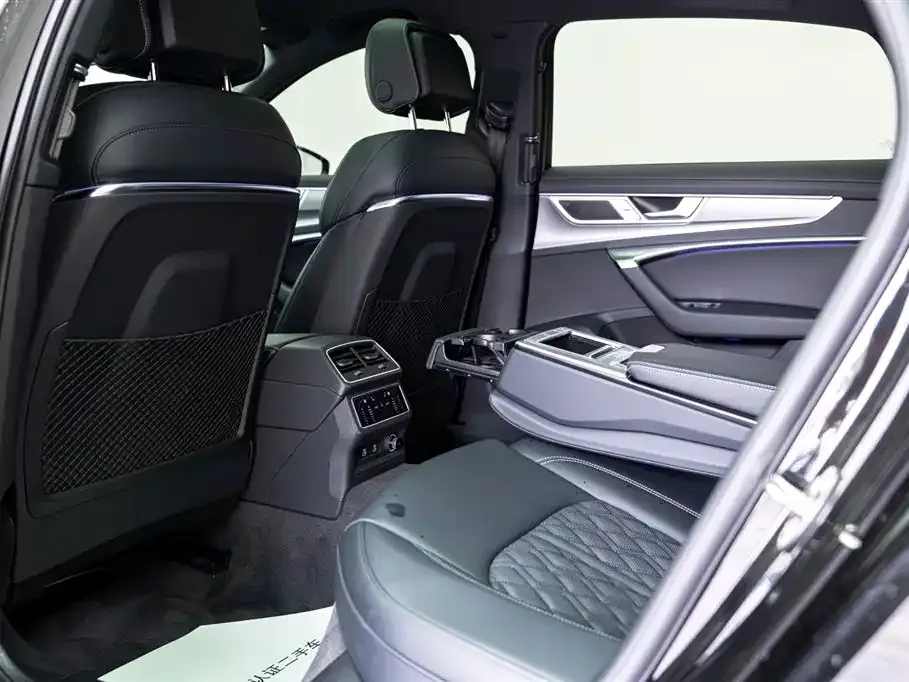 Audi A6L 2025 из CN, фото 3