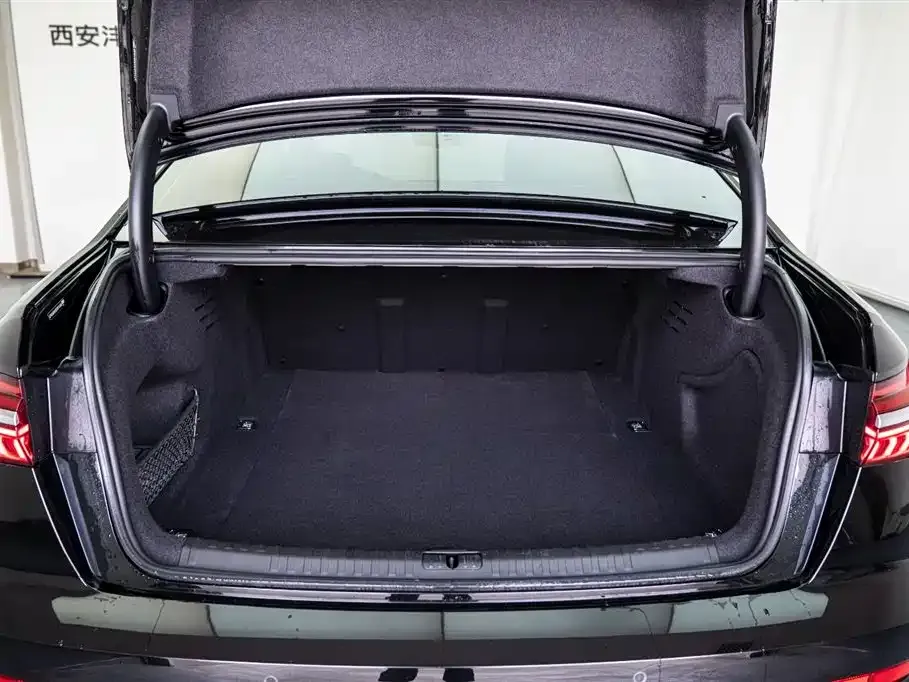 Audi A6L 2025 из CN, фото 6