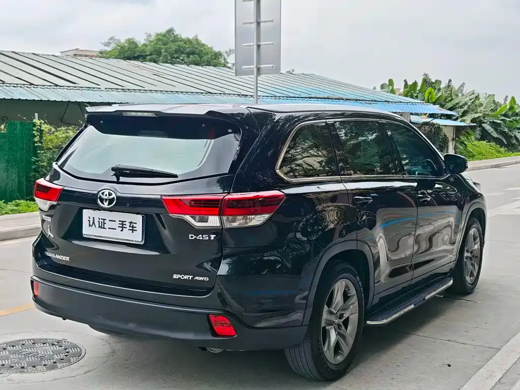 Toyota Highlander — фото 8