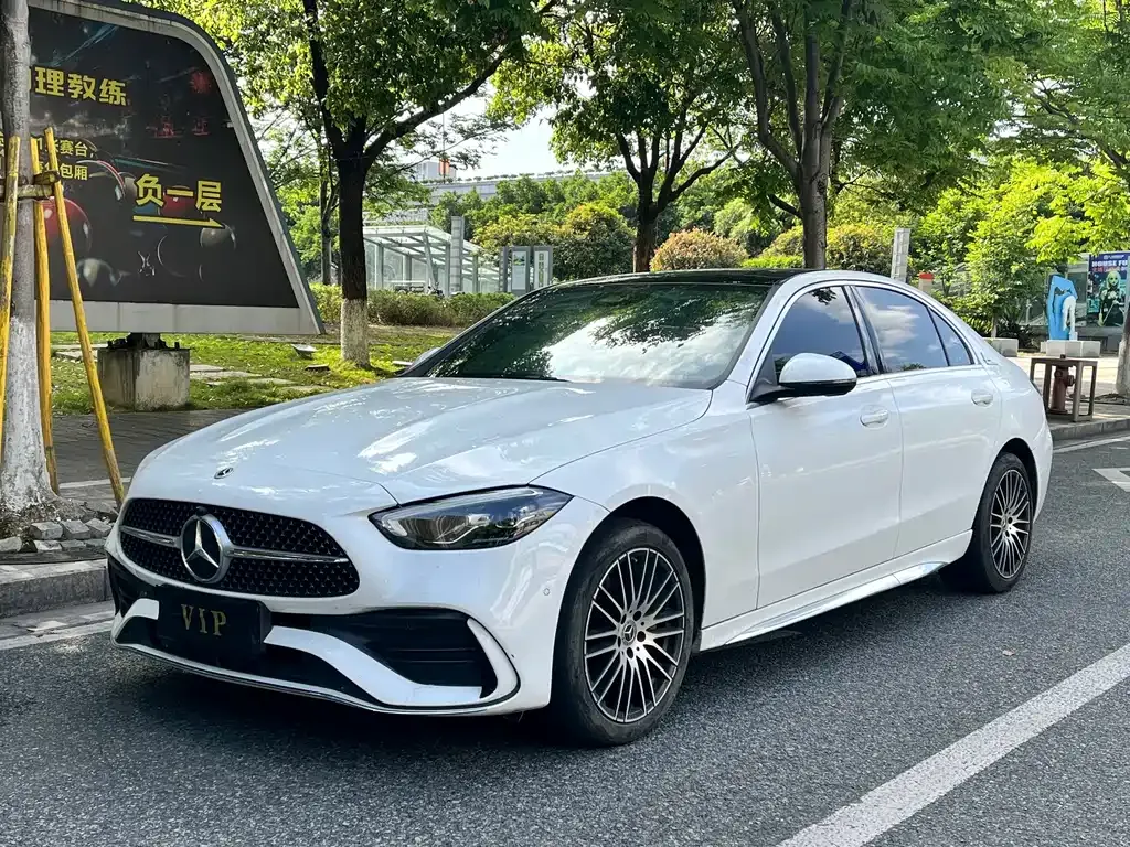 Mercedes-Benz C-Class — фото 1