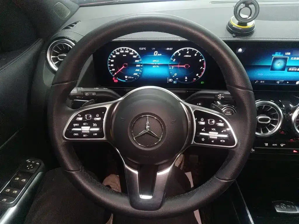 Mercedes-Benz GLA — фото 9