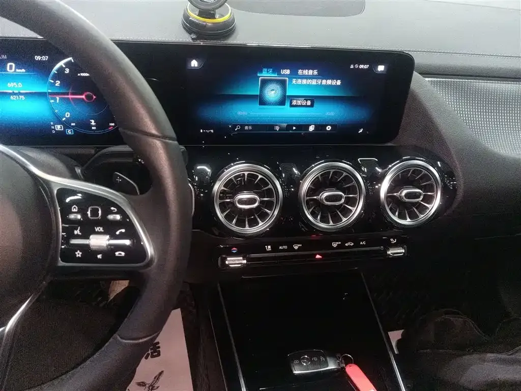 Mercedes-Benz GLA — фото 7