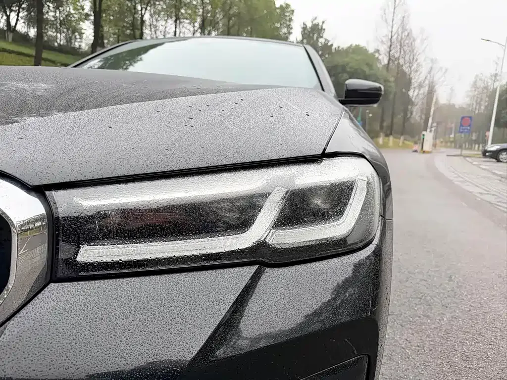 BMW 5 Series — фото 10