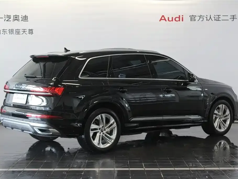 Audi Q7 — фото 7
