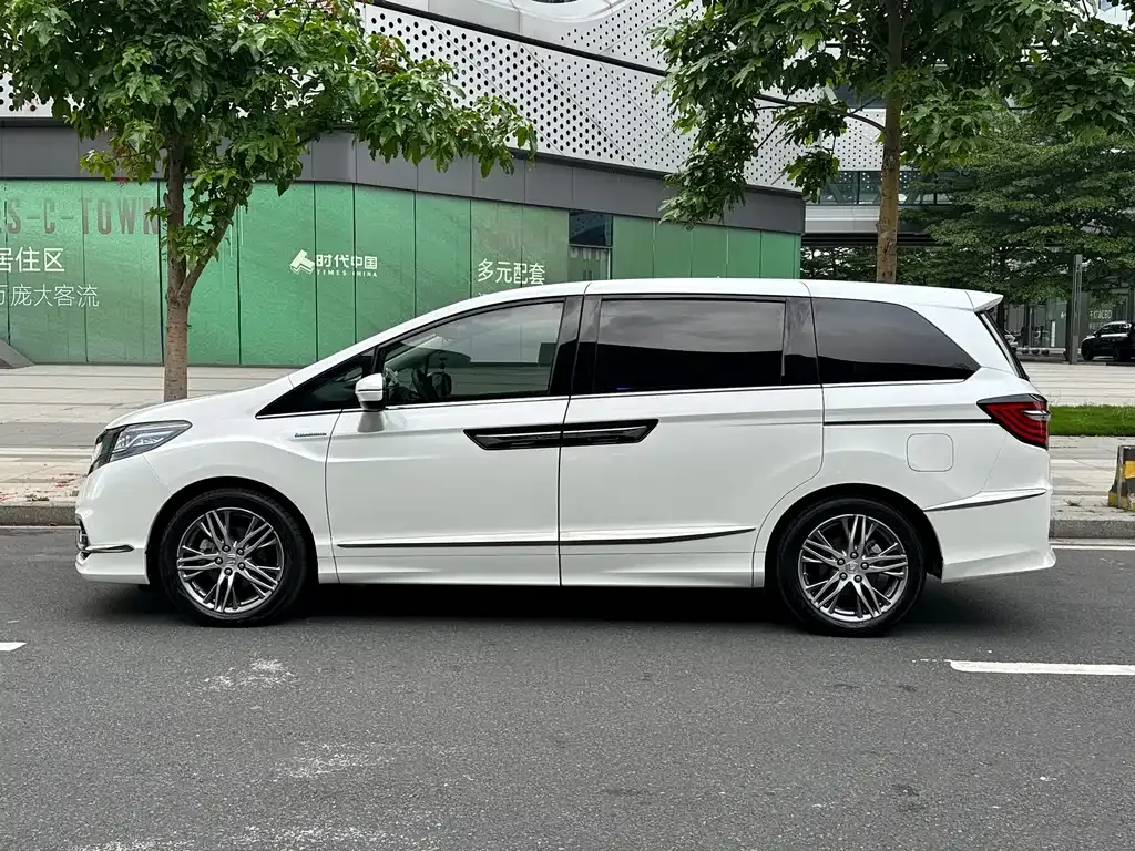 Honda Elysion — фото 10