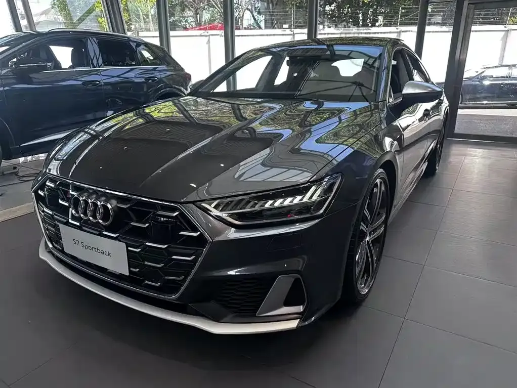 Audi S7 — фото 1