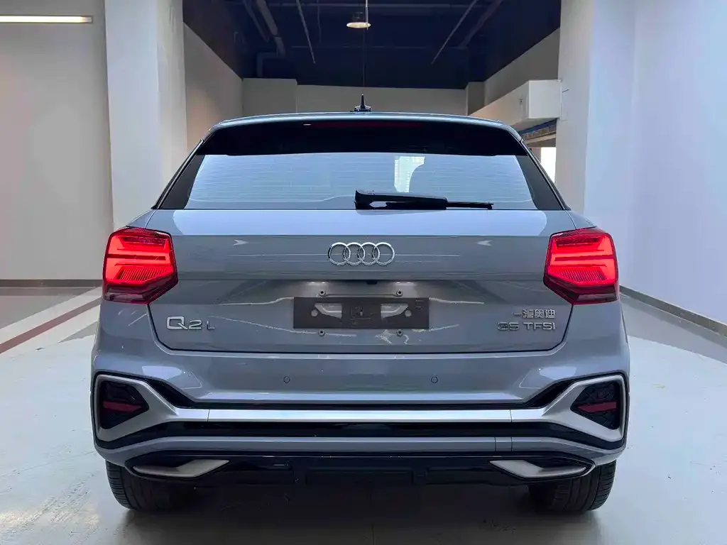 Audi Q2L — фото 2
