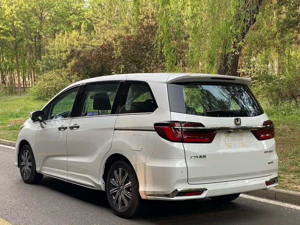 Honda Odyssey — фото 10