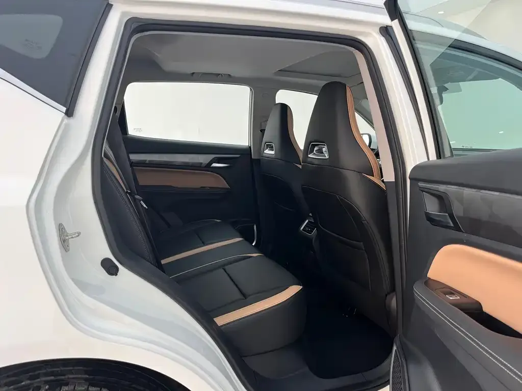 Geely Haoyue PRO 2024 из CN, фото 2