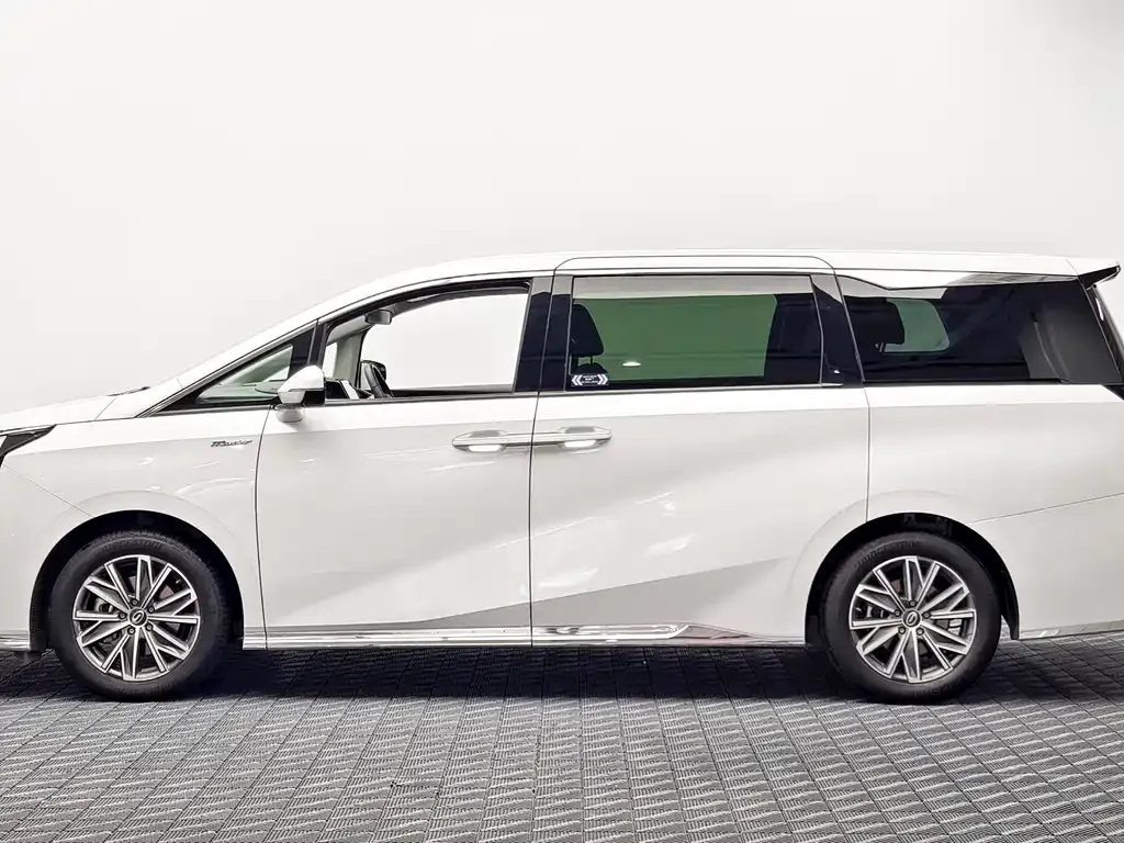 GAC Motor Trumpchi M8 — фото 6