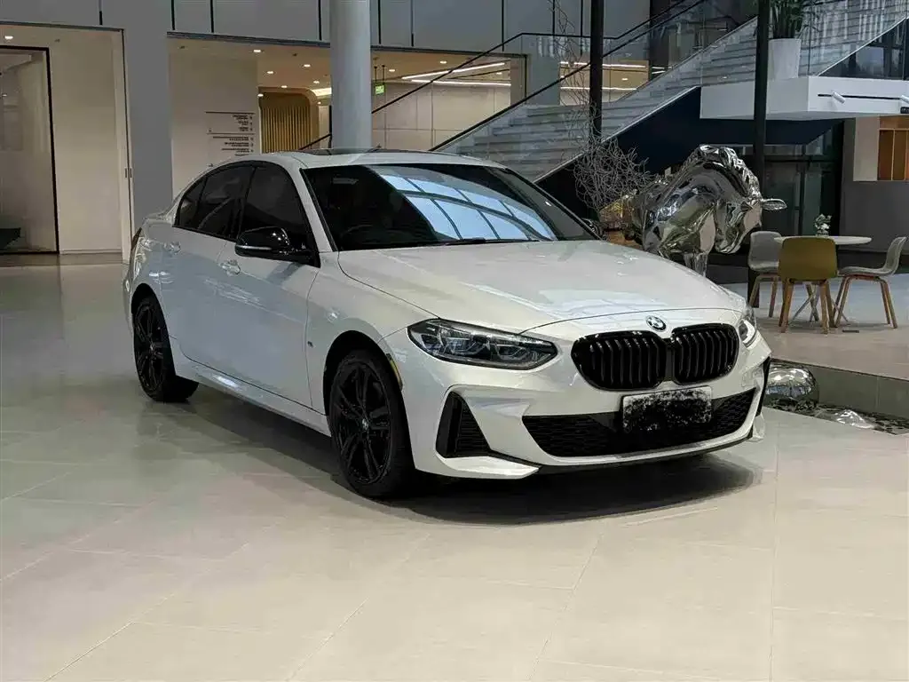 BMW 1 Series — фото 1