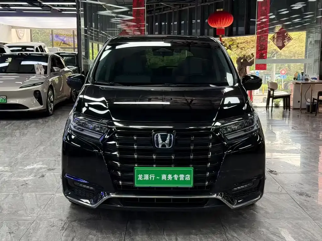 Honda Elysion 2024 из CN, фото 3