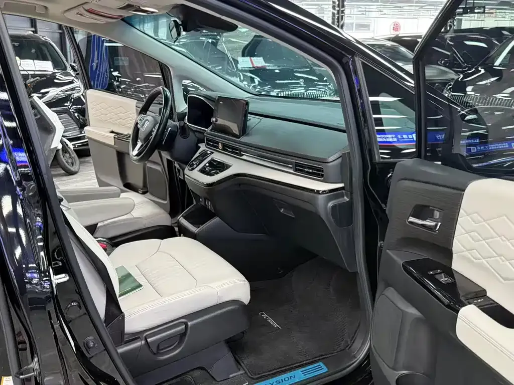Honda Elysion 2024 из CN, фото 8