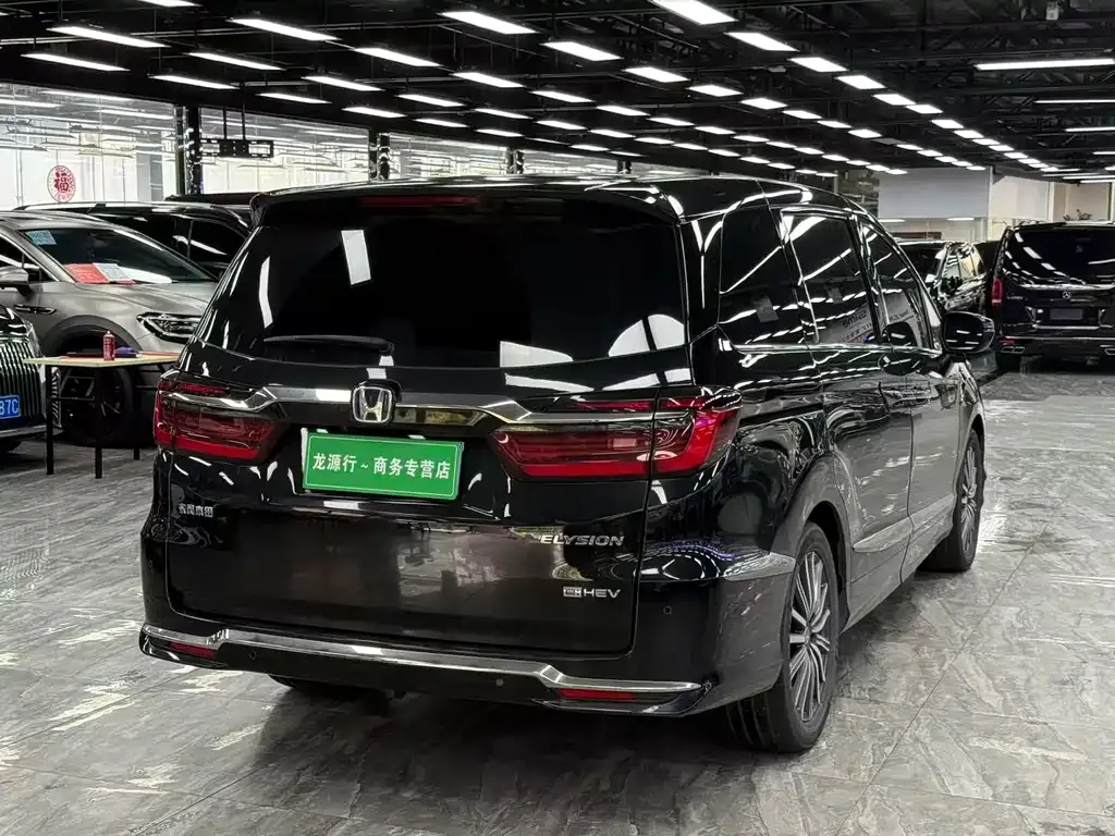 Honda Elysion 2024 из CN, фото 5