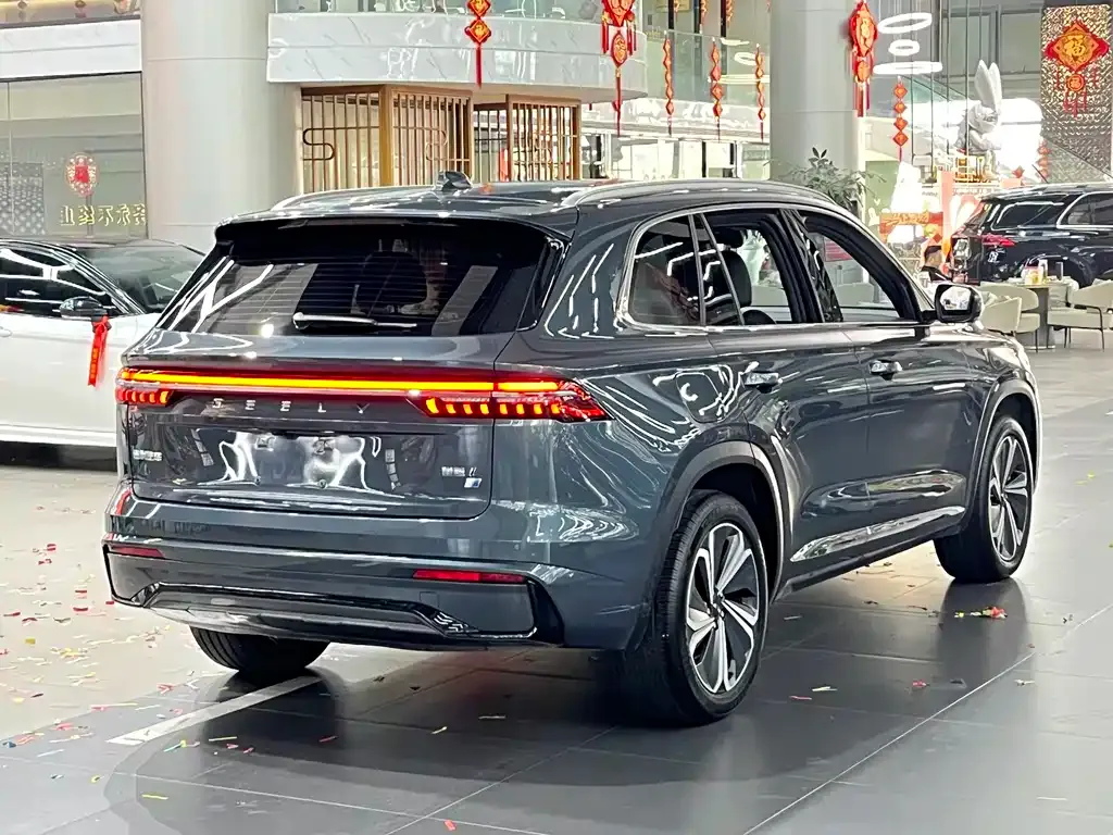 Geely Xingyue L — фото 10