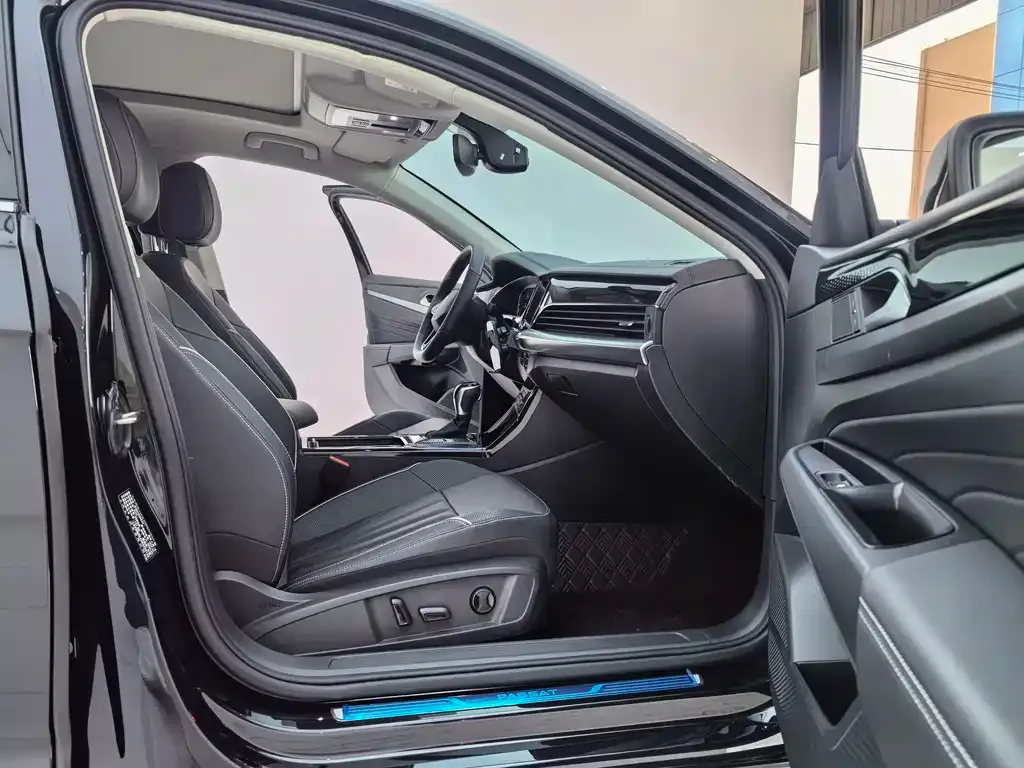 Volkswagen Passat 2024 из CN, фото 8