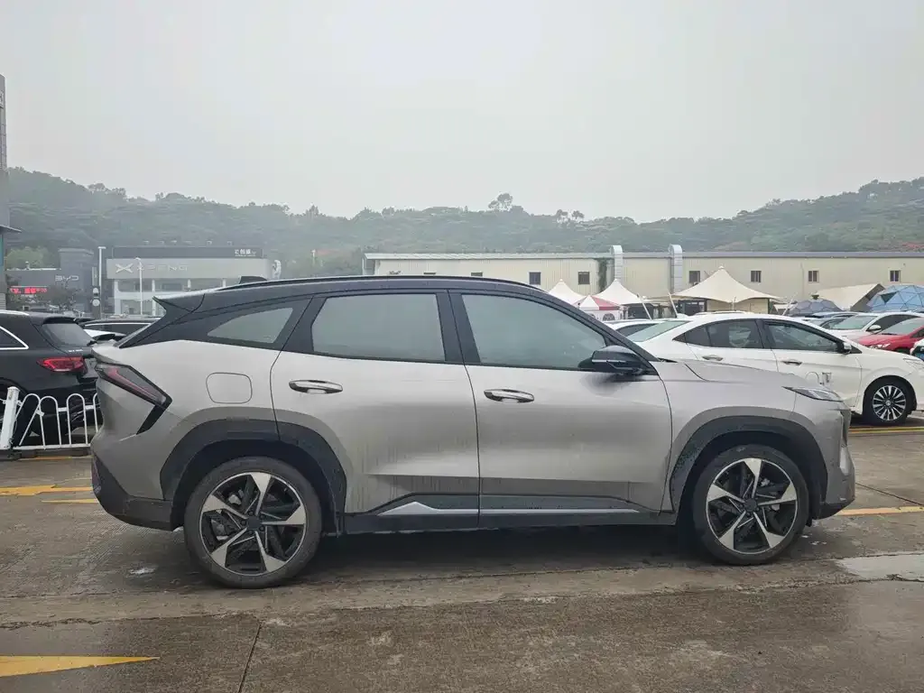 Geely Galaxy L7 — фото 10