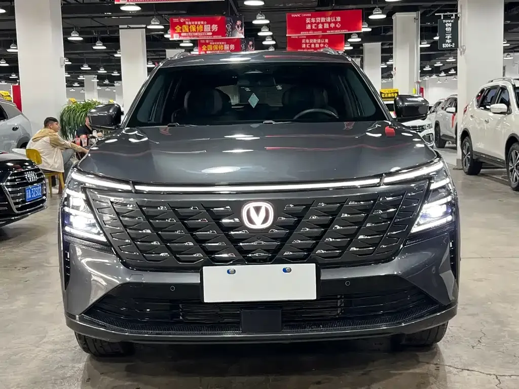 Changan CS75PLUS — фото 1