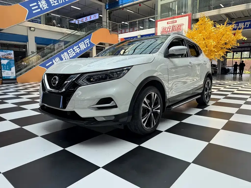 Nissan Qashqai — фото 1