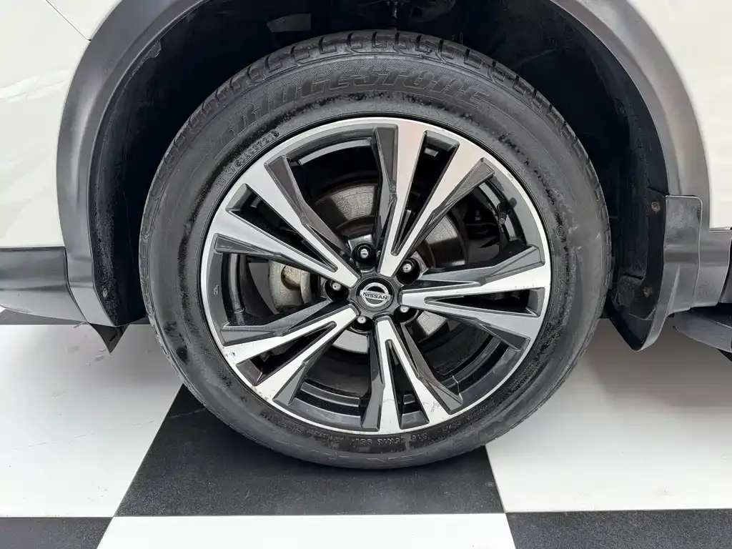 Nissan Qashqai — фото 4