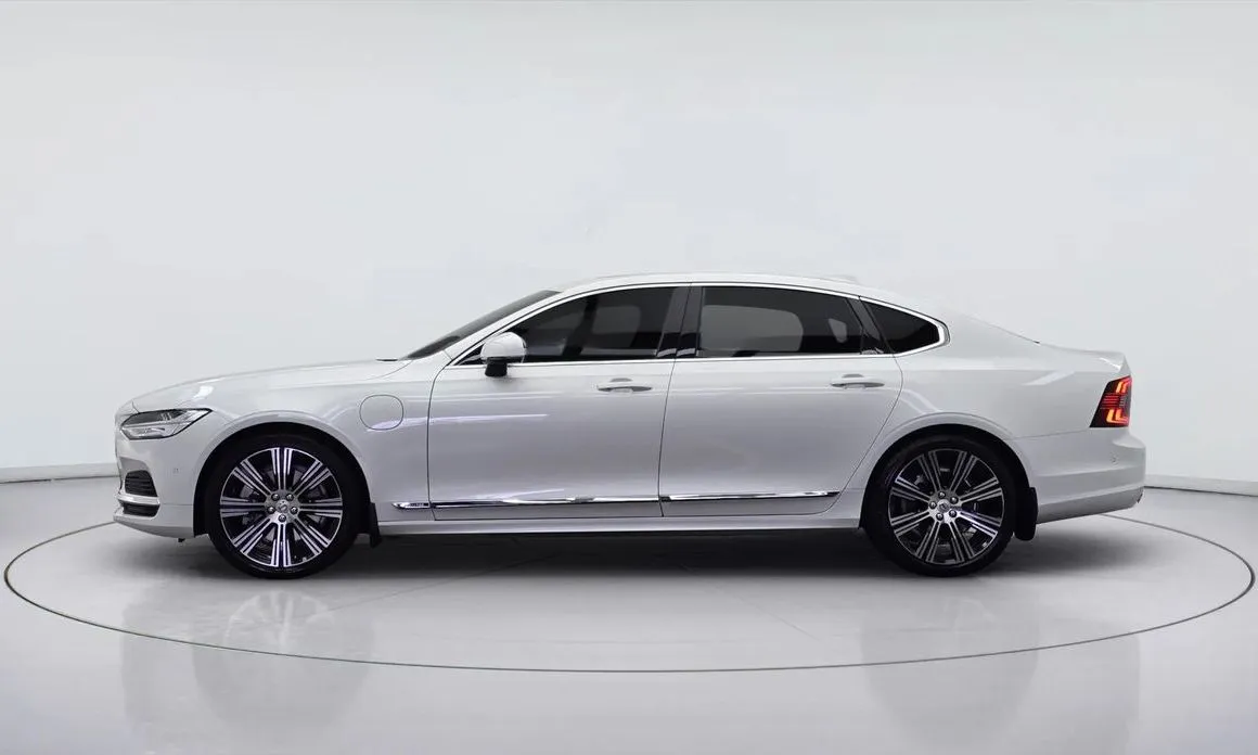 Volvo S90 2024 из KR, фото 3