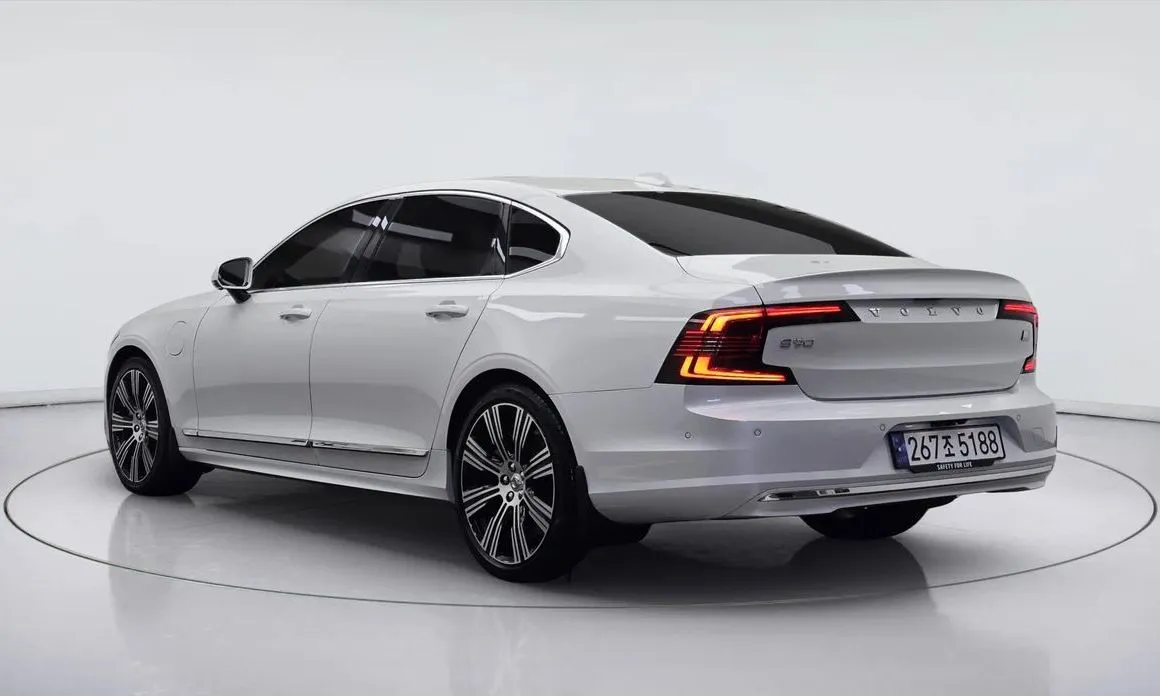 Volvo S90 2024 из KR, фото 5