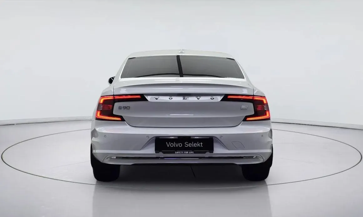 Volvo S90 2024 из KR, фото 4