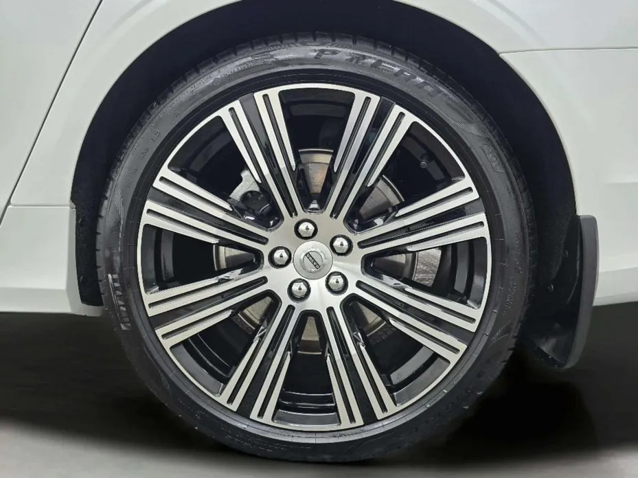 Volvo S90 2024 из KR, фото 8