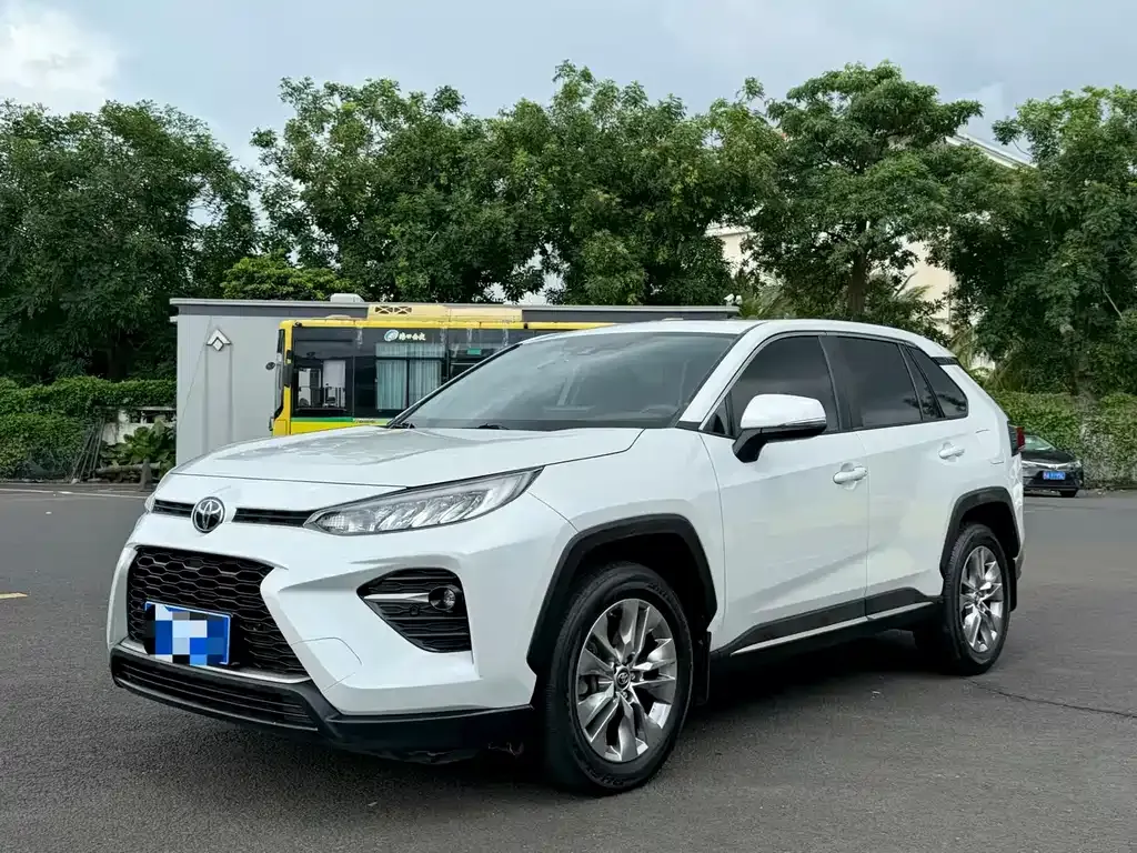 Toyota Wildlander — фото 1