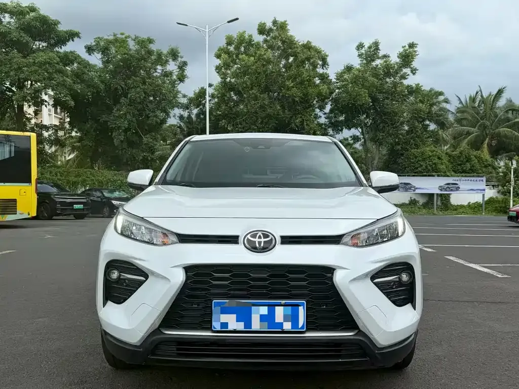 Toyota Wildlander — фото 9