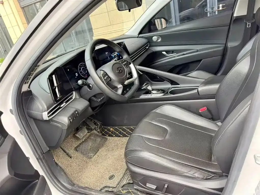 Hyundai Elantra 2022 из CN, фото 3