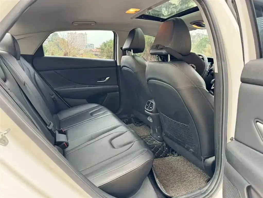 Hyundai Elantra 2022 из CN, фото 2