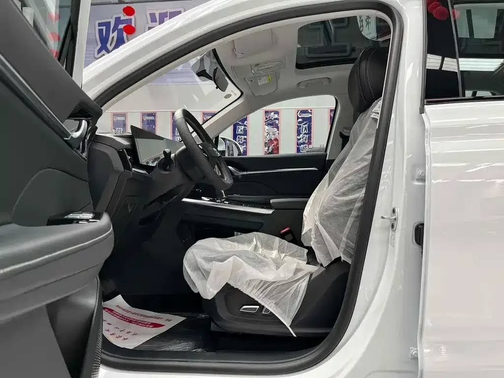 Roewe RX5 MAX 2024 из CN, фото 3
