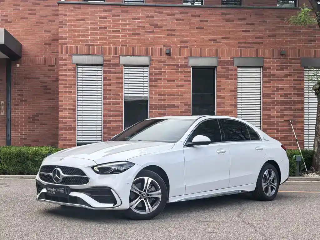 Mercedes-Benz C-Class — фото 1