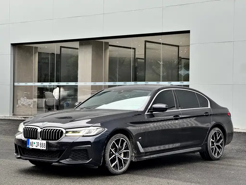 BMW 5 Series — фото 6