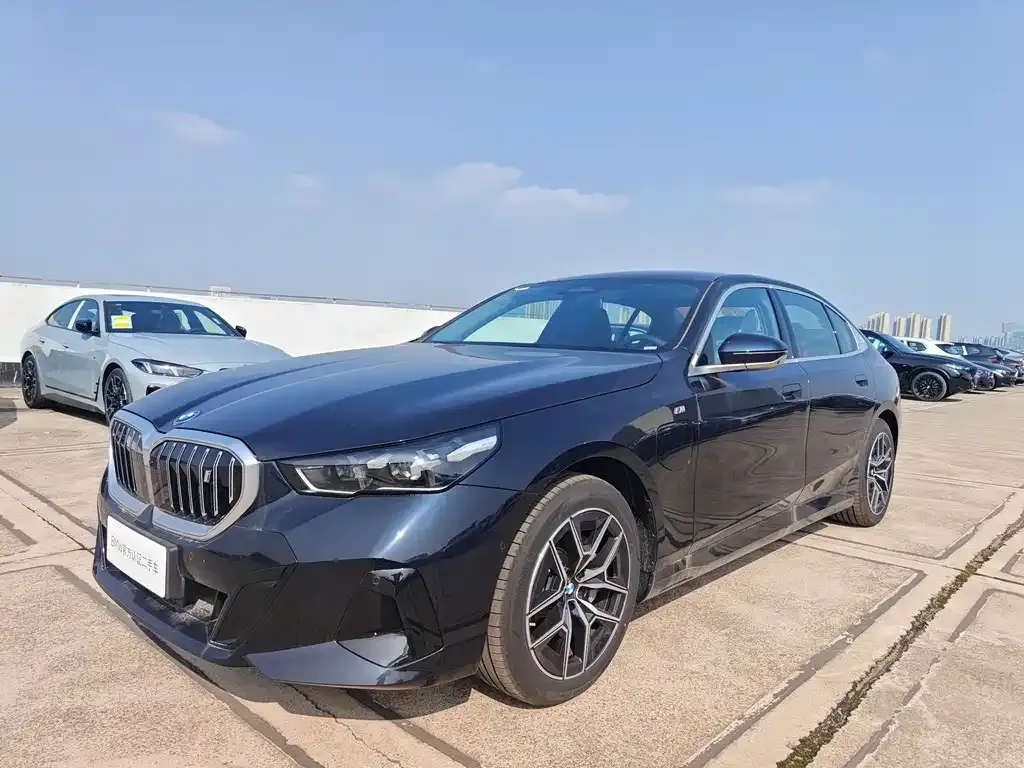 BMW i5 — фото 1