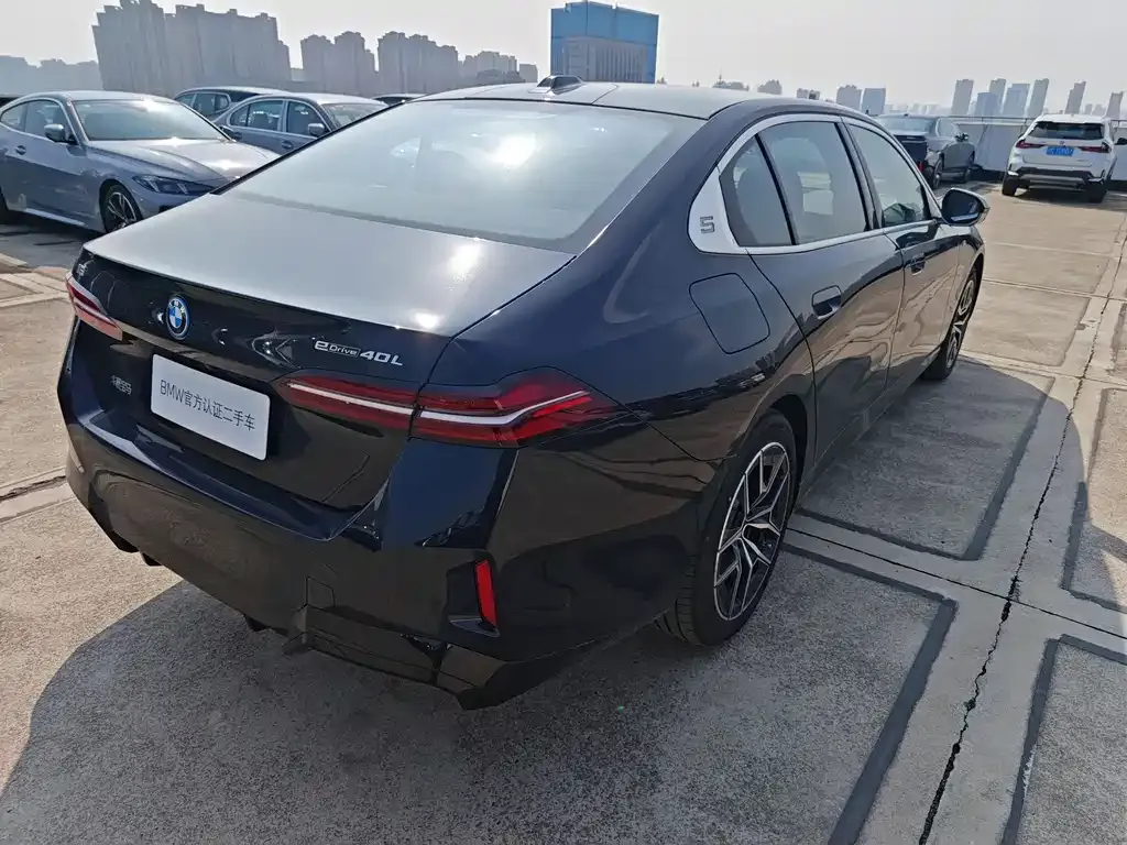 BMW i5 — фото 7