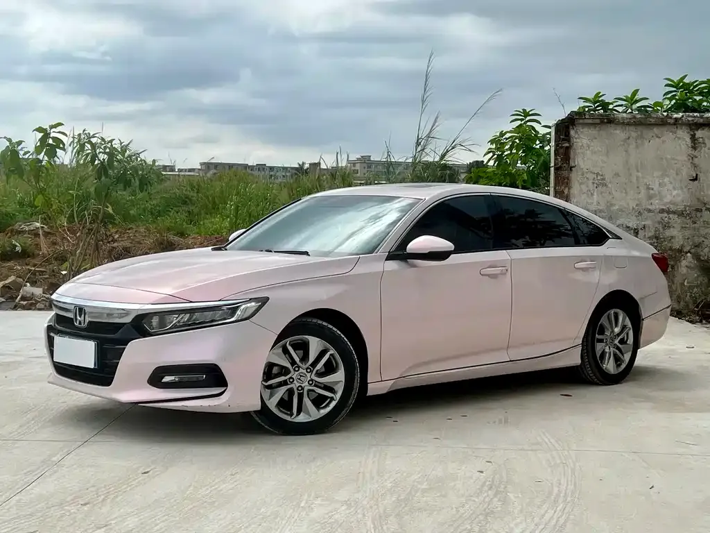 Honda Accord — фото 1