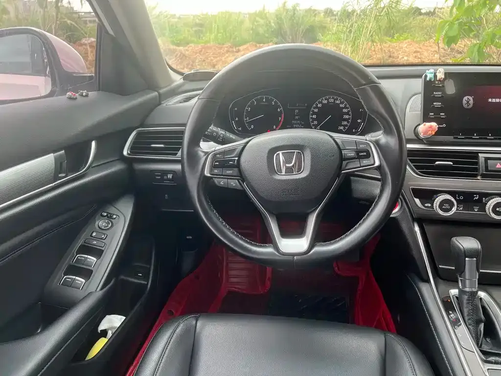 Honda Accord — фото 10