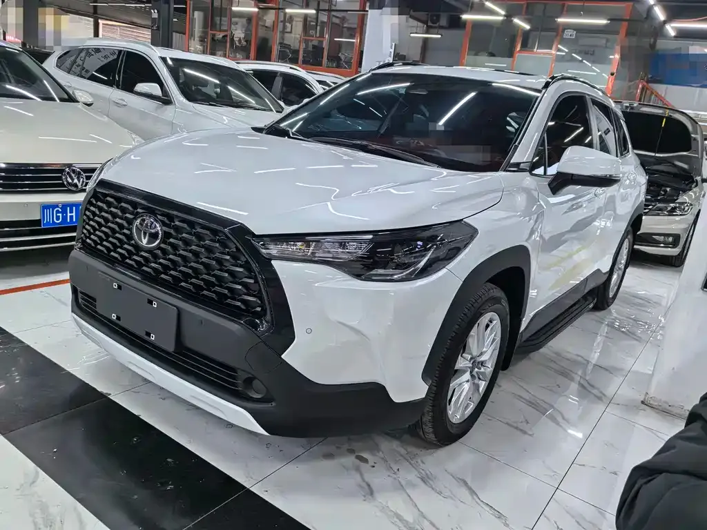 Toyota Corolla Cross — фото 1