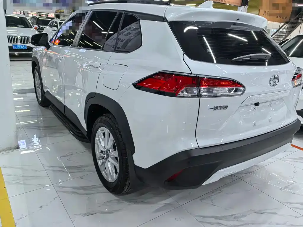 Toyota Corolla Cross — фото 6