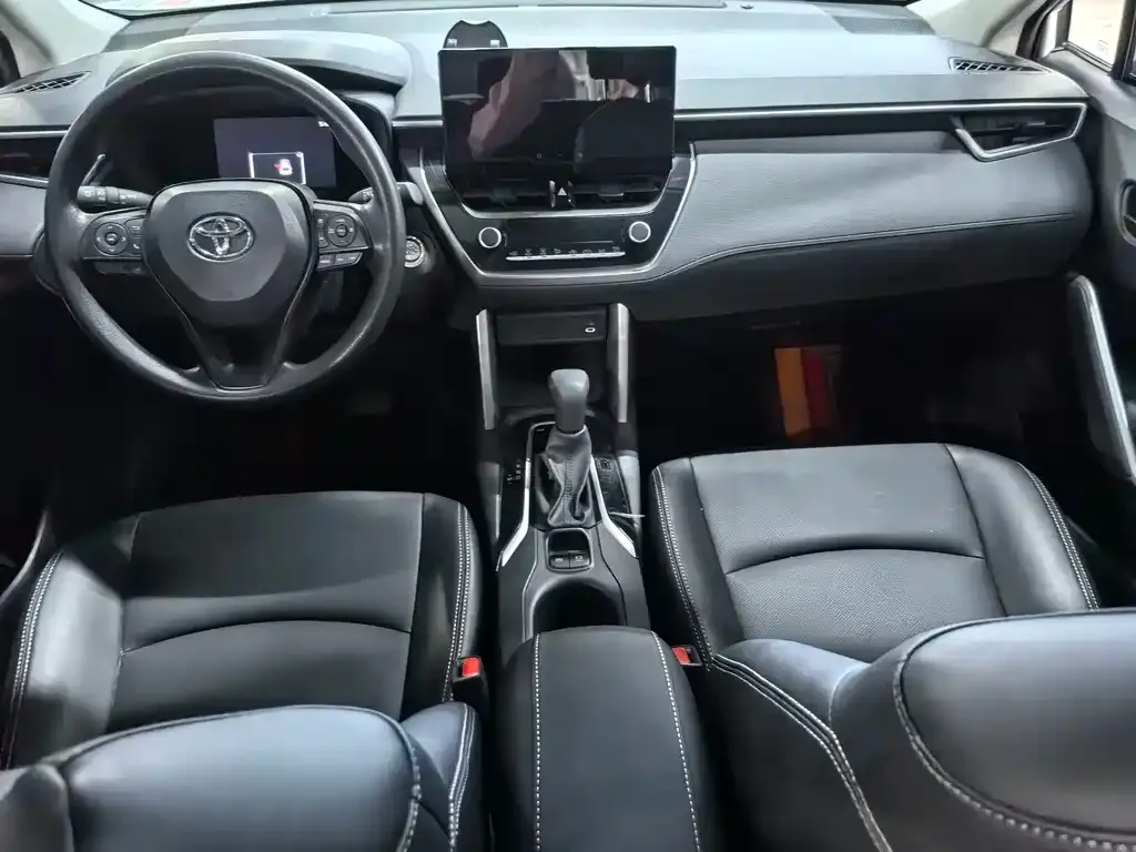 Toyota Corolla Cross — фото 8