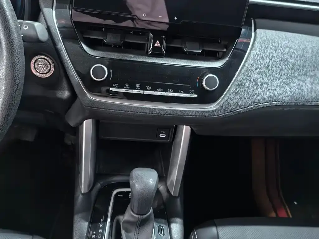 Toyota Corolla Cross — фото 9