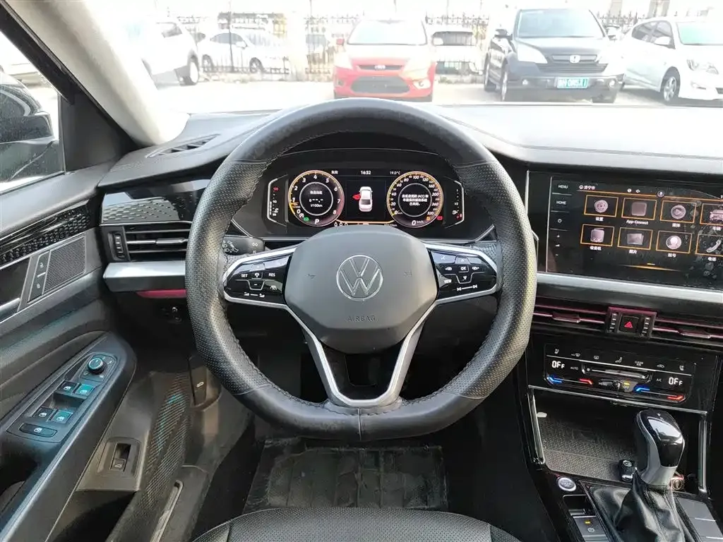 Volkswagen Passat — фото 7