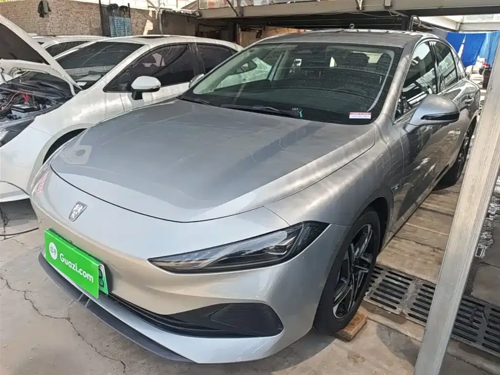 Roewe D7 — фото 1