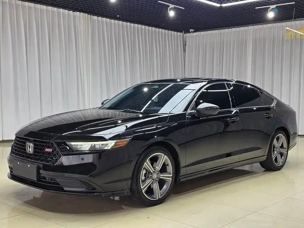 Honda Accord — фото 1