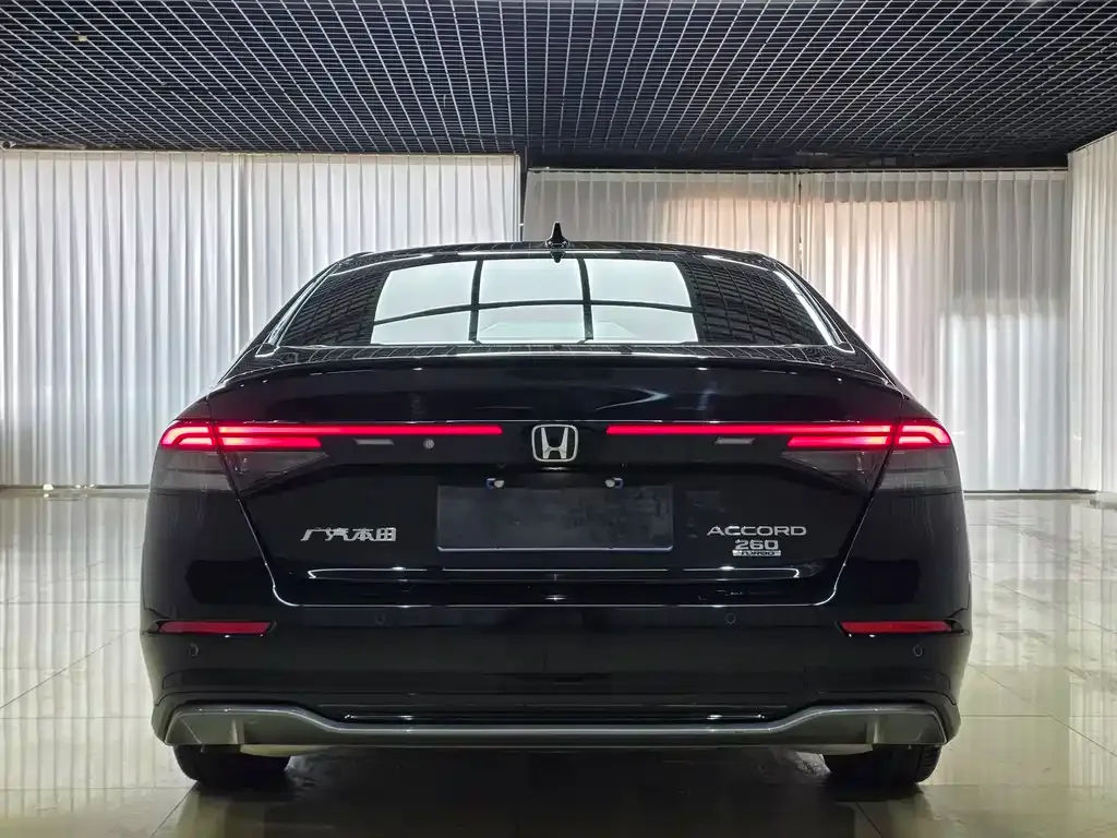 Honda Accord — фото 8