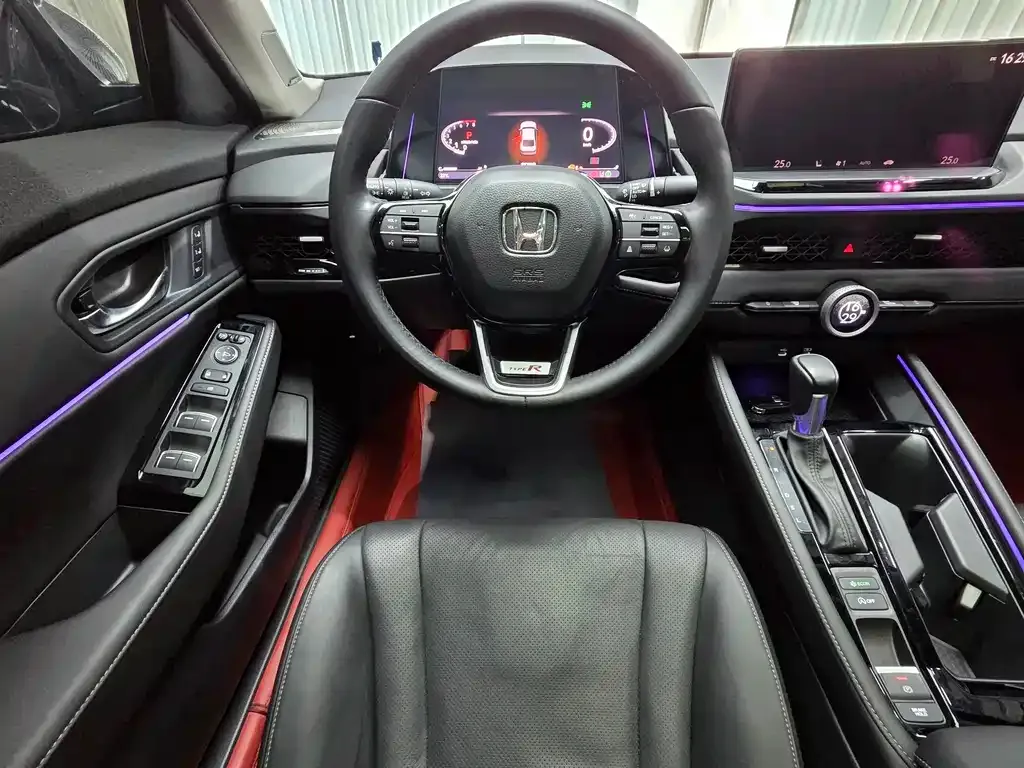 Honda Accord — фото 10
