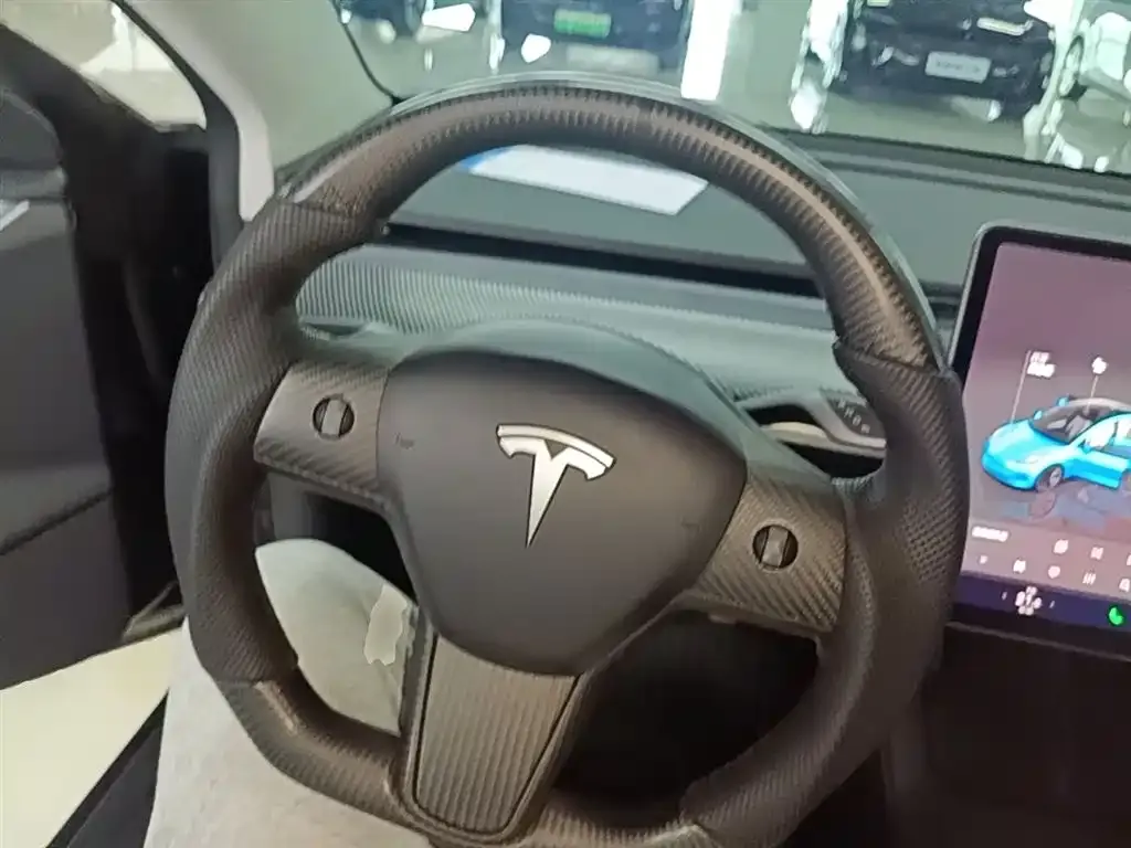 Tesla Model 3 — фото 10